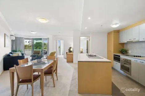 102/18 FERN ST, SURFERS PARADISE, QLD 4217