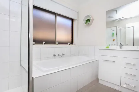 Property photo of 67 Turpentine Road Brookfield VIC 3338