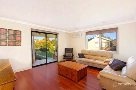 Property photo of 10 Sorrell Place Karabar NSW 2620