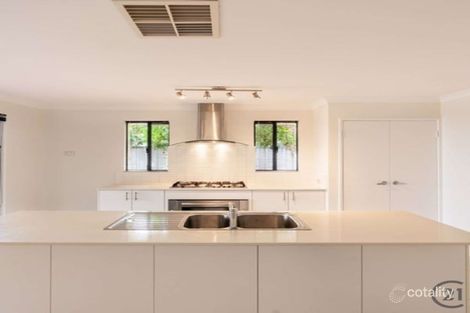 Property photo of 3 St Cloud Link Meadow Springs WA 6210