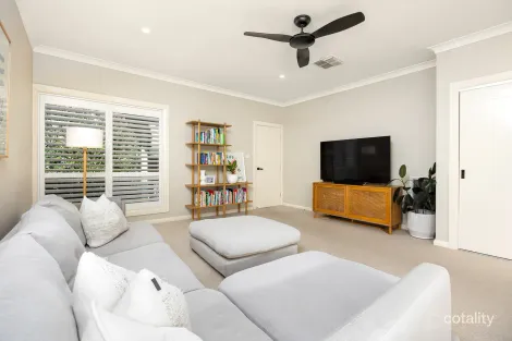 Property photo of 6 Hamersley Place Tatton NSW 2650