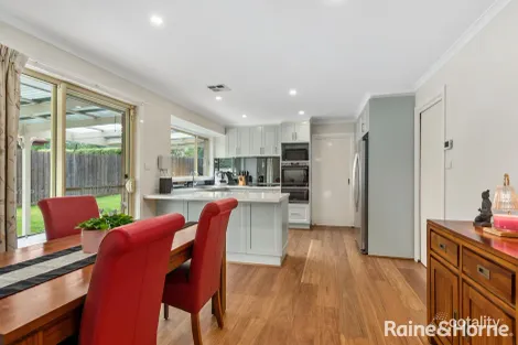 Property photo of 34 The Boulevard Gisborne VIC 3437