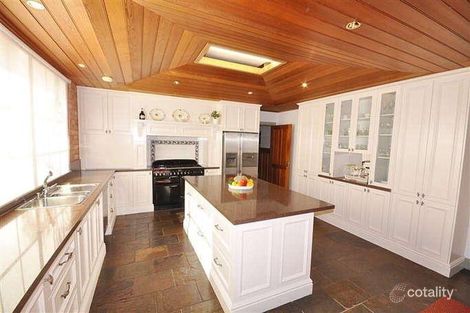 Property photo of 10 Dumfries Terrace Greenvale VIC 3059