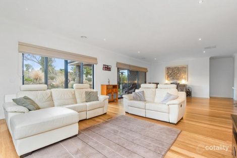 Property photo of 10 Nelson Court Gisborne VIC 3437