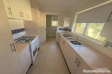 Property photo of 15 Hydrangea Place Macquarie Fields NSW 2564