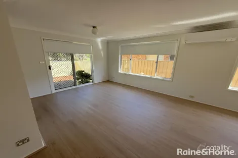 Property photo of 15 Hydrangea Place Macquarie Fields NSW 2564