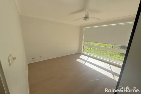 Property photo of 15 Hydrangea Place Macquarie Fields NSW 2564