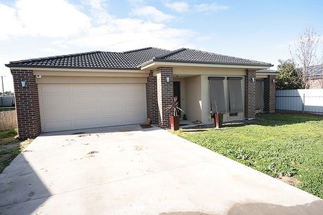 Property photo of 6 Hindmarsh Court Nhill VIC 3418