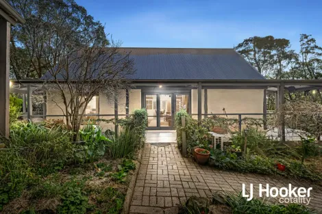 Property photo of 14 Baden Drive Heathcote Junction VIC 3758