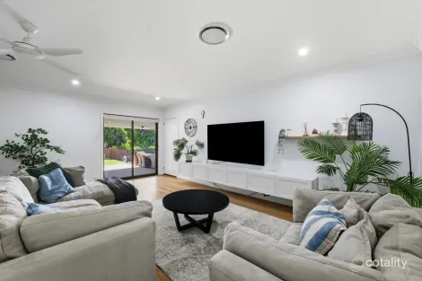 Property photo of 27 Twingleton Avenue Ambarvale NSW 2560