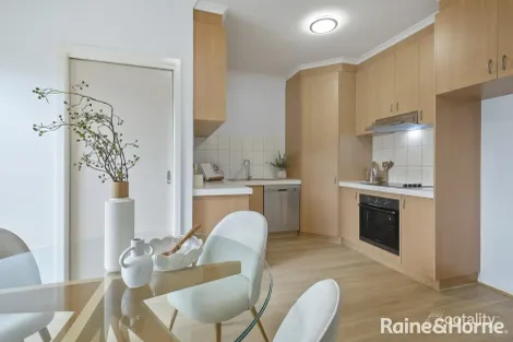 Property photo of 2/6-8 Rodney Street Gisborne VIC 3437