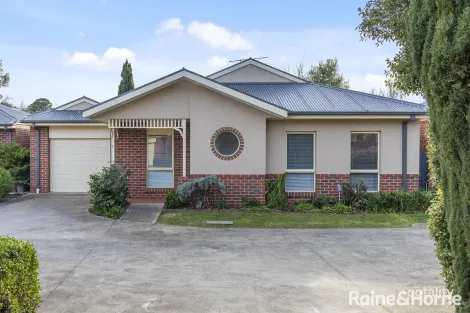 Property photo of 2/6-8 Rodney Street Gisborne VIC 3437