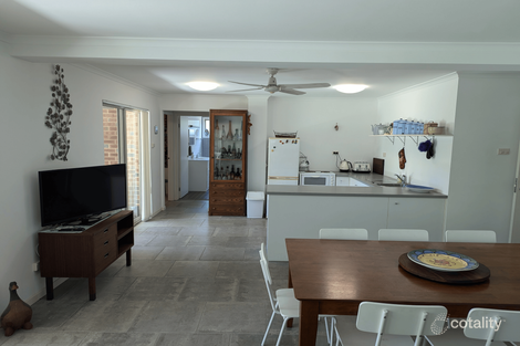 Property photo of 22 Ginganup Road Summerland Point NSW 2259