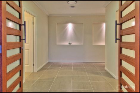 Property photo of 10 Colebrook Crescent Doolandella QLD 4077