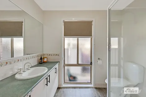 Property photo of 28 Pell Street Howlong NSW 2643