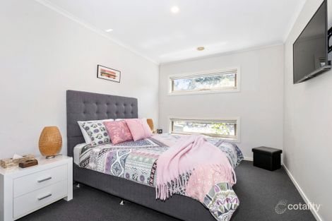 Property photo of 70 Sussex Avenue Cranbourne North VIC 3977