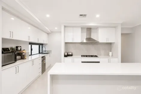 Property photo of 25 Lustre Road Bennett Springs WA 6063