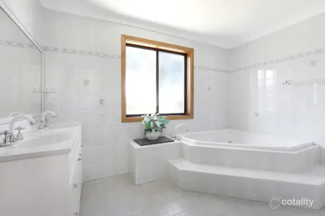 Property photo of 16 Callistemon Road Cordeaux Heights NSW 2526