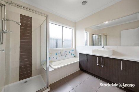 Property photo of 76 Huntington Drive Craigieburn VIC 3064