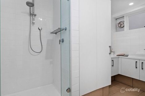 Property photo of 8/86-90 Hotham Street East Melbourne VIC 3002