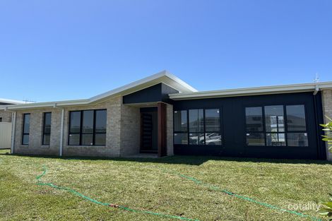 3 Retreat Cl, Old Bar, NSW 2430