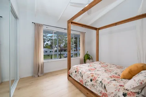 Property photo of 36 Marlborough Place Berkeley Vale NSW 2261