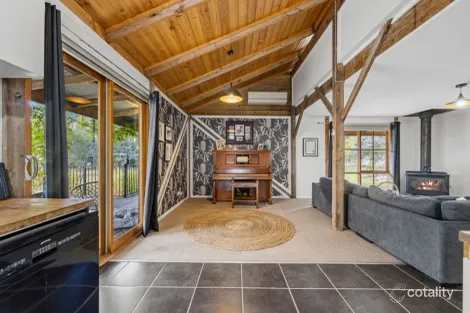22 Clarkes Rd, Enfield, VIC 3352