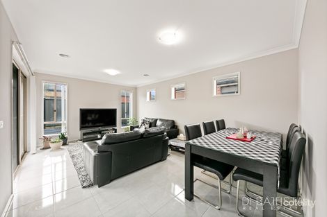 Property photo of 22 Bradshaw Avenue Craigieburn VIC 3064