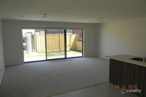 Property photo of 2/13 Torre Road Pakenham VIC 3810