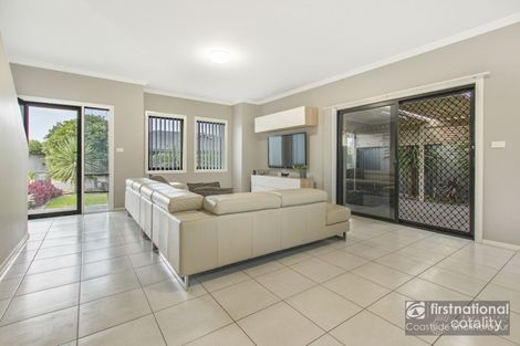 Property photo of 2 Waterview Avenue Haywards Bay NSW 2530