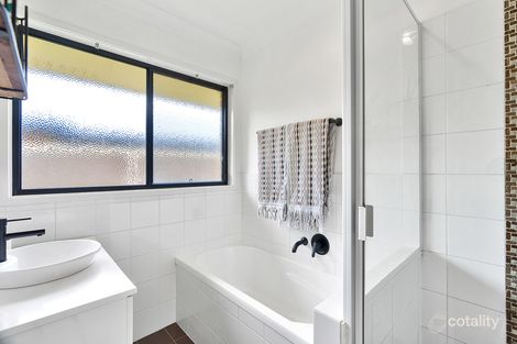 Property photo of 4 Rogers Street Emerald QLD 4720