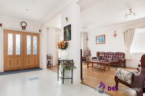 Property photo of 3 Erica Close Endeavour Hills VIC 3802