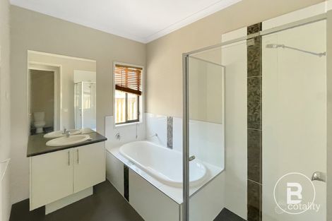 Property photo of 14 Chifley Drive Delacombe VIC 3356