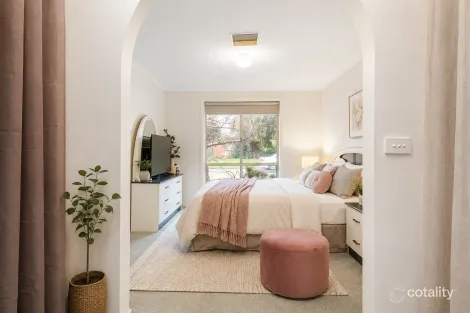 Property photo of 5 Condon Place Lavington NSW 2641