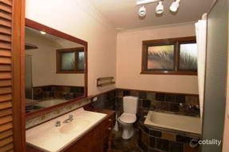 Property photo of 11 Austin Avenue North Curl Curl NSW 2099