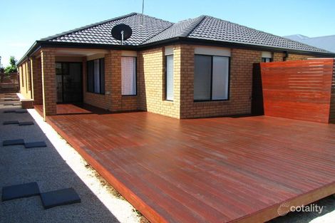 Property photo of 8 Gisborne Way Caroline Springs VIC 3023
