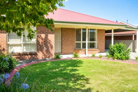 21 Hamilton Pl, West Wodonga, VIC 3690