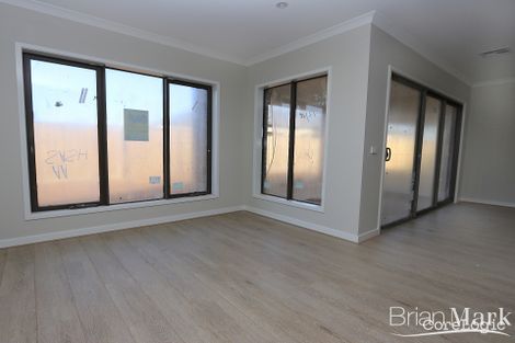 Property photo of 5 Sabbadini Mews Truganina VIC 3029