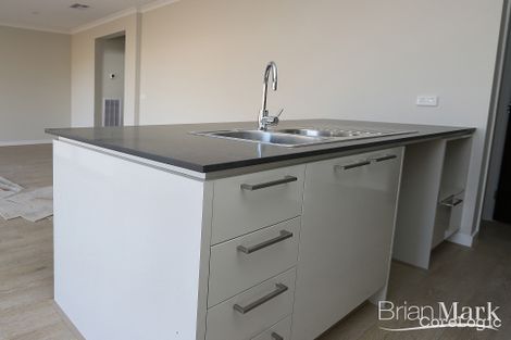 Property photo of 5 Sabbadini Mews Truganina VIC 3029