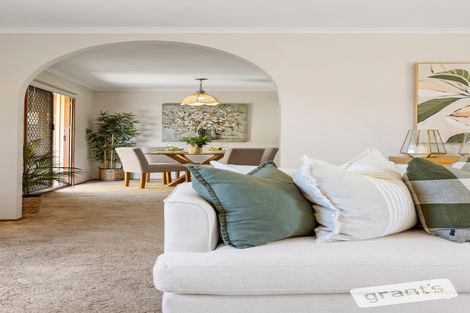 Property photo of 10 Templer Avenue Hampton Park VIC 3976