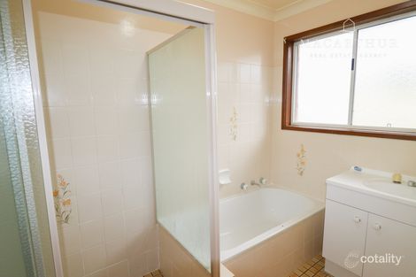 1 Tura Pl, Glenfield Park, NSW 2650