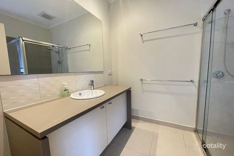 106 DUNCOMBE PARK WAY, DEER PARK, VIC 3023