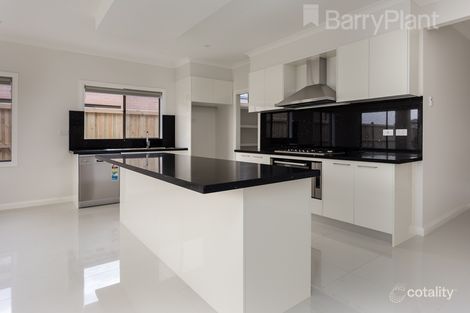 Property photo of 10 Applegate Crescent Tarneit VIC 3029