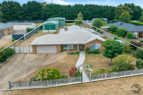 Property photo of 33 Ewing Drive Romsey VIC 3434