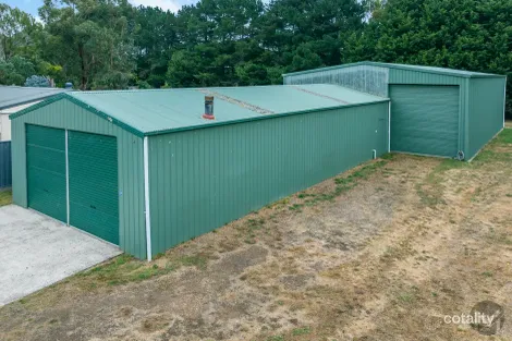 Property photo of 33 Ewing Drive Romsey VIC 3434