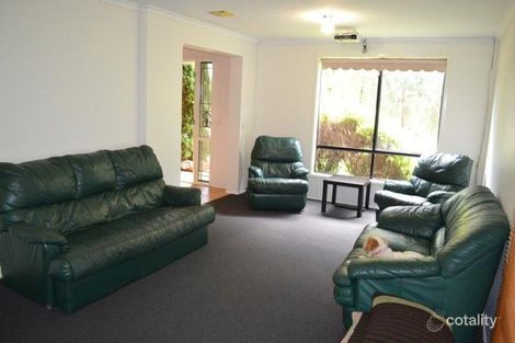 Property photo of 21 Barton Mews Berwick VIC 3806