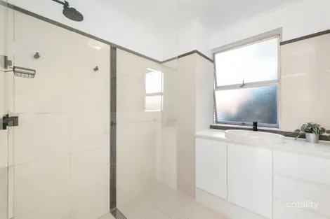 Property photo of 2/23 Mansfield Street Coorparoo QLD 4151