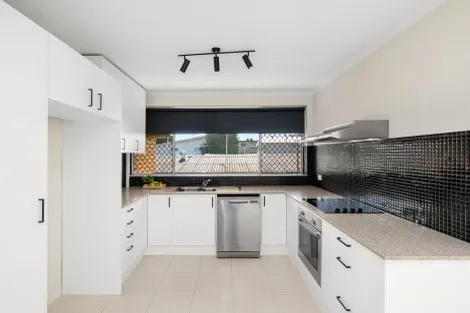 Property photo of 2/23 Mansfield Street Coorparoo QLD 4151