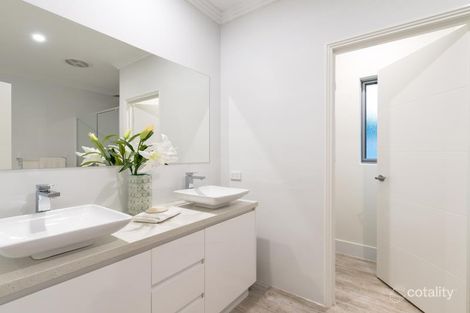 20 Pine Valley Pass, Connolly, WA 6027