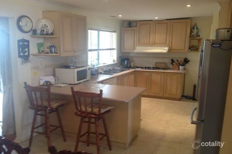 3 Acacia Cres, Melton South, VIC 3338